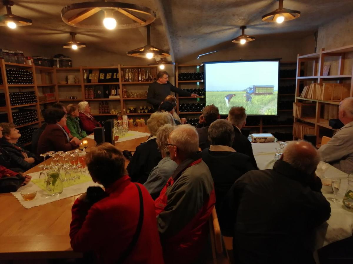 Beekeeping Kojek Daire Ribnica Dış mekan fotoğraf